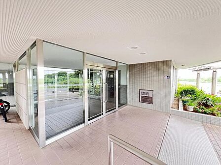 エントランスです。皆様やお客様をお出迎え致します。