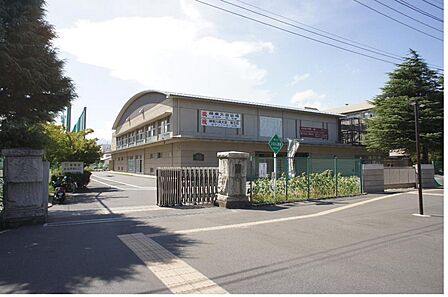 厚木市立厚木中学校まで約1040m（徒歩13分）