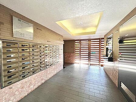荷物や小包を大切に保管します。