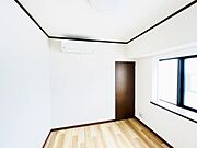 明るい広々とした主寝室でご家族ゆっくりお休みになれますね。