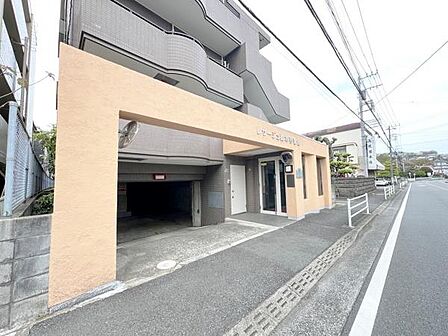 エントランス外観です。