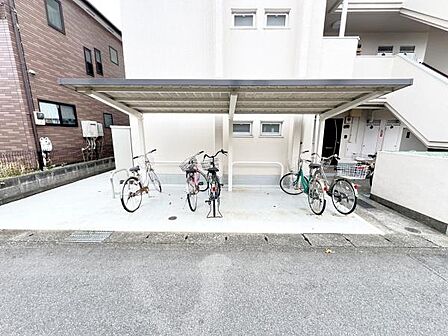 敷地内の駐輪場です。