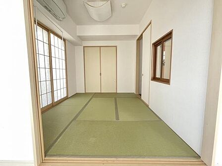 和室スペースです。畳のお部屋は寛げる空間ですね。