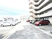 駐車場ももちろん完備しておりますのでお車所有の方にも心強いです。