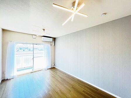 家族団らんの場所としてゆったりと居心地の良いリビングです。