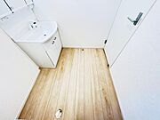 脱衣所は小さなお子様がいるご家庭にも重宝されます。