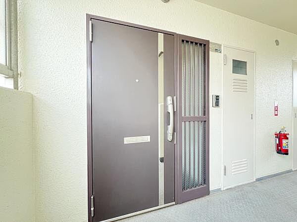 玄関を拡大表示