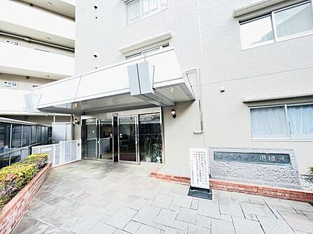 エントランスです。皆様やお客様をお出迎え致します。