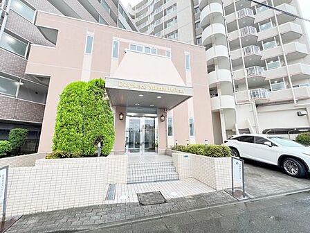 エントランスです。皆様やお客様をお出迎え致します。