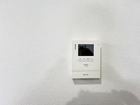 訪問者を確認できるTVモニター付きインターフォンです。