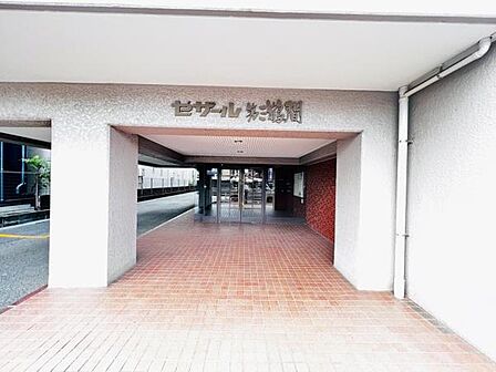 エントランスです。皆様やお客様をお出迎え致します。