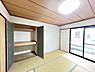 収納：いつでもお部屋をスッキリお使い頂ける収納スペースを設置。