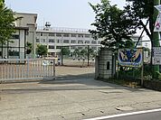 海老名市立有馬中学校まで約1300m（徒歩17分）