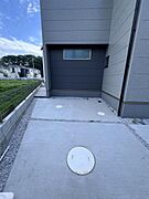 駐車場ももちろん完備しておりますのでお車所有の方にも心強いです。