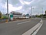 外観：前面道路を含めた現地写真です。