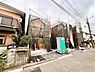 外観：前面道路を含めた現地写真です。