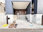 駐車場ももちろん完備しておりますのでお車所有の方にも心強いです。