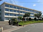 綾瀬市立城山中学校まで約1100m（徒歩14分）