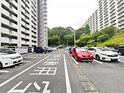 駐車場ももちろん完備しておりますのでお車所有の方にも心強いです。