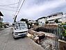外観：前面道路を含めた現地写真です。