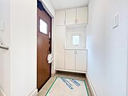 いつも気持ちよくご家族を迎えられる玄関です。
