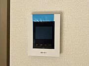 訪問者を確認できるTVモニター付きインターフォンです。
