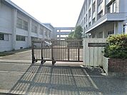 藤沢市立善行中学校まで約1000m（徒歩13分）