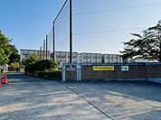 藤沢市立片瀬中学校まで約817m（徒歩11分）