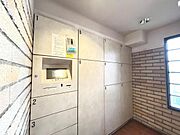 不在時にも荷物を受け取れる宅配ボックス。