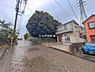 外観：前面道路を含めた現地写真です。