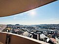 周囲に高い建物...