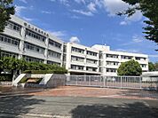 東京都立山崎高等学校まで約1320m（徒歩17分）