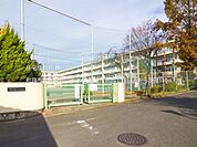 町田市立鶴川第二中学校まで約550m（徒歩7分）