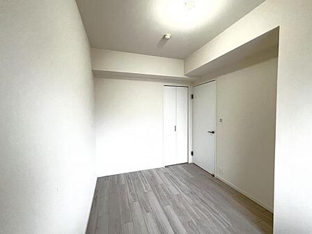 4.9帖の洋室はゲストルームとしてもお使いいただけますね。