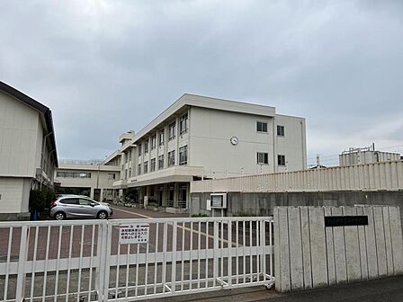 相模原市立新町中学校まで約900m（徒歩12分）