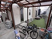お庭があり開放感たっぷりです。季節のお花を楽しんだり、家庭菜園もお楽しみいただきます。