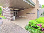 ゆったりとした印象のエントランスです。