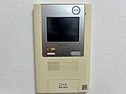 訪問者を確認できるTVモニター付きインターフォンです。