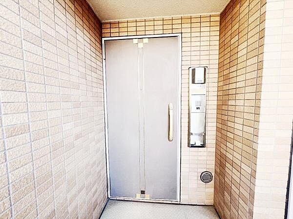 玄関を拡大表示