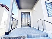 いつも気持ちよくご家族を迎えられる玄関です。