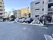 駐車場ももちろん完備しておりますのでお車所有の方にも心強いです。