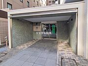 ゆったりとした印象のエントランスです。