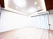 家族団らんの場所としてゆったりと居心地の良いリビングです。