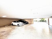駐車場ももちろん完備しておりますのでお車所有の方にも心強いです。