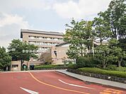 多摩南部地域病院まで約2190m（徒歩28分）