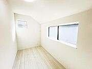 子供部屋にもちょうど良い大きさのお部屋です。