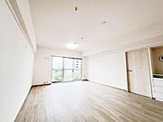 リビングダイニングになります。ご家族そろっての素敵な空間になりそうですね。