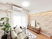 家族団らんの場所としてゆったりと居心地の良いリビングです。