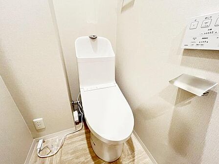快適に使用できる温水洗浄便座付きトイレです。