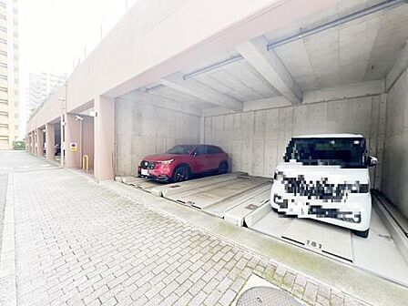 敷地内の駐車場です。